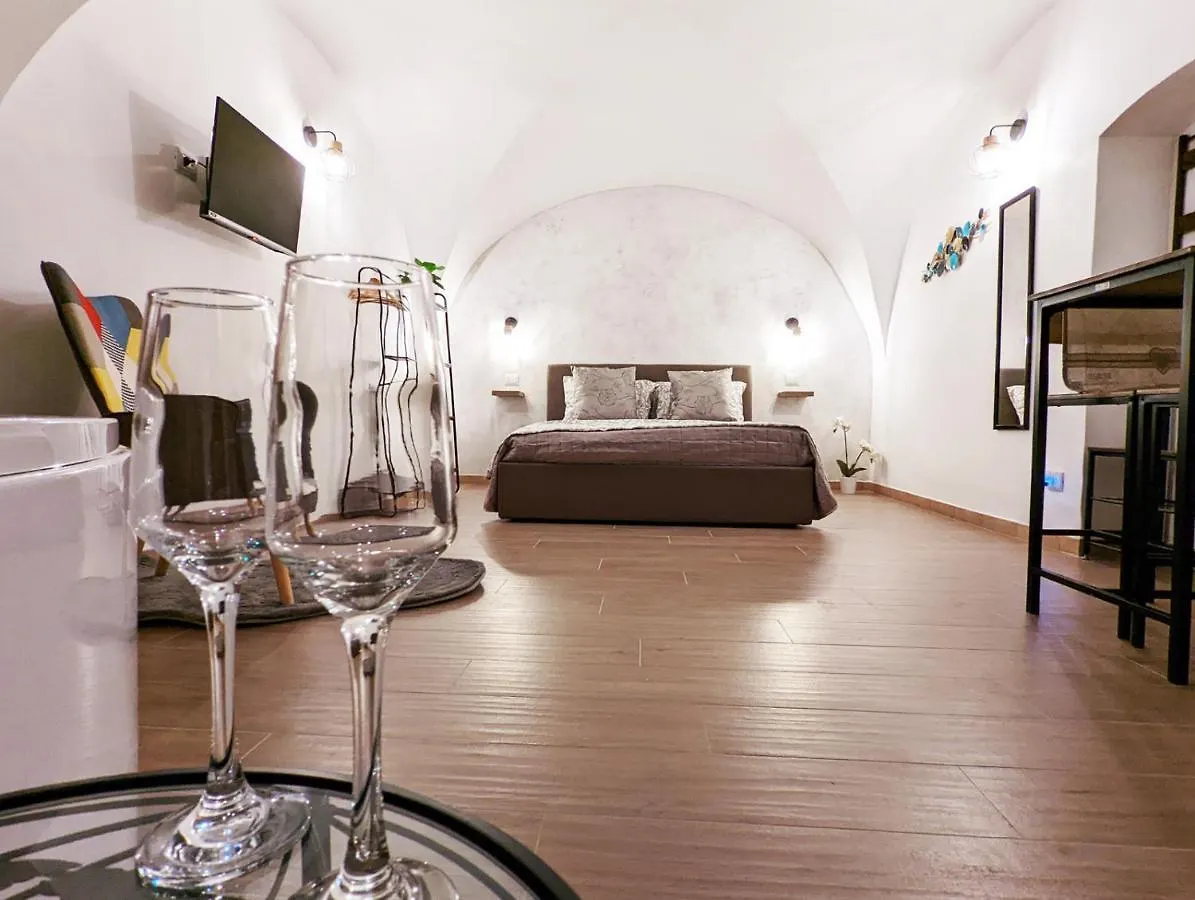 Dama Suite Love & Private Jacuzzi Apartment Bari