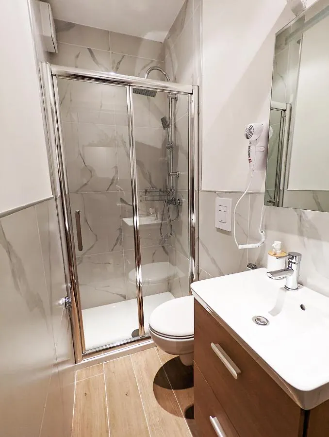 Apartment Dama Suite Love & Private Jacuzzi